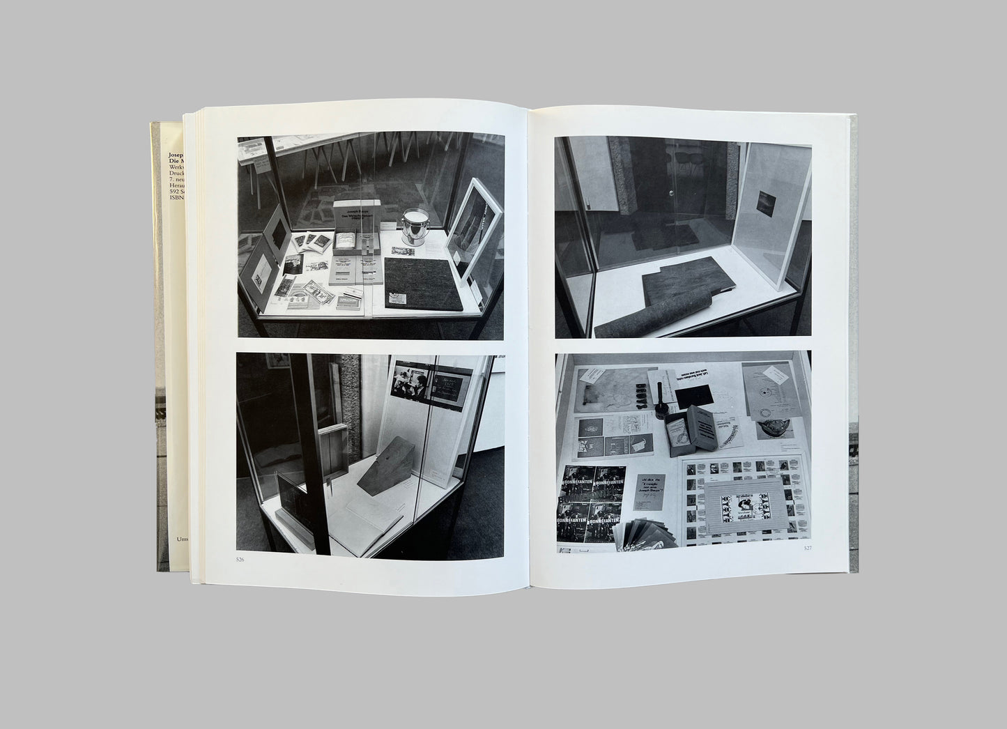 Joseph Beuys 'Die Multiples'